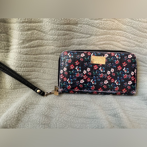 Nanette Wallet, Wristlet, zip around, RFID, card pockets,  zip pocket - Picture 3 of 6